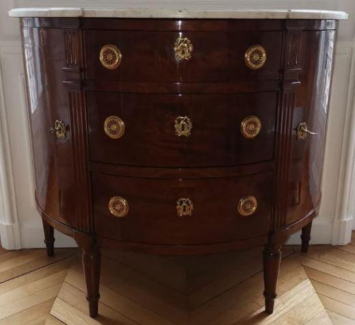 Commode demi lune acajou mouchete