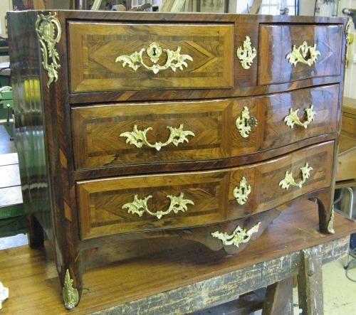 Commode de Criaerd restaurée par l'atelier de restauration de meubles